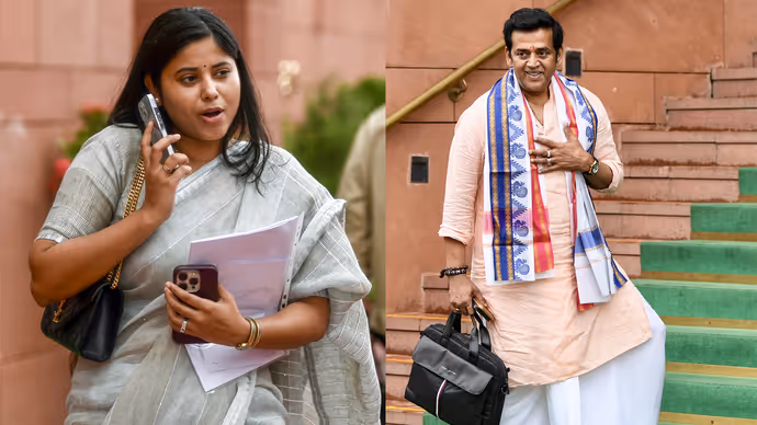 संसद परिसर की 10 अजब-गजब तस्वीरः साड़ी में गजब लगीं क्रिकेटर रिंकू सिंह की मैडम, धोती-कुर्ता में छा गए रवि किशन