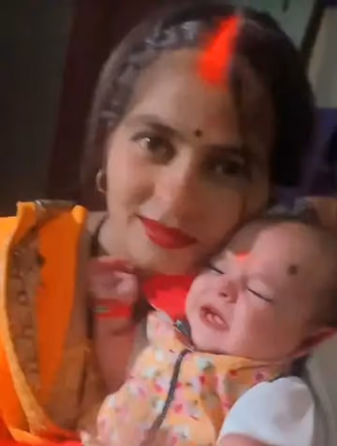 UP में उजड़ गया पूरा परिवार! 100 साल पुराना मकान ढहा, 6 की मौत...देखें 8 दिल दहला देने वाली तस्वीरें