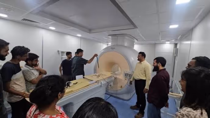 8 PHOTO: भारत की पहली MRI मशीन तैयार! तस्वीरों में देखें कैसी दिखती है? जानिए इसकी लागत और तकनीक