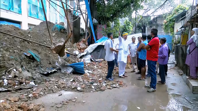 बारिश से हाहाकार: 8 PHOTO में देखें कैसे त्राहिमाम कर रही दिल्ली