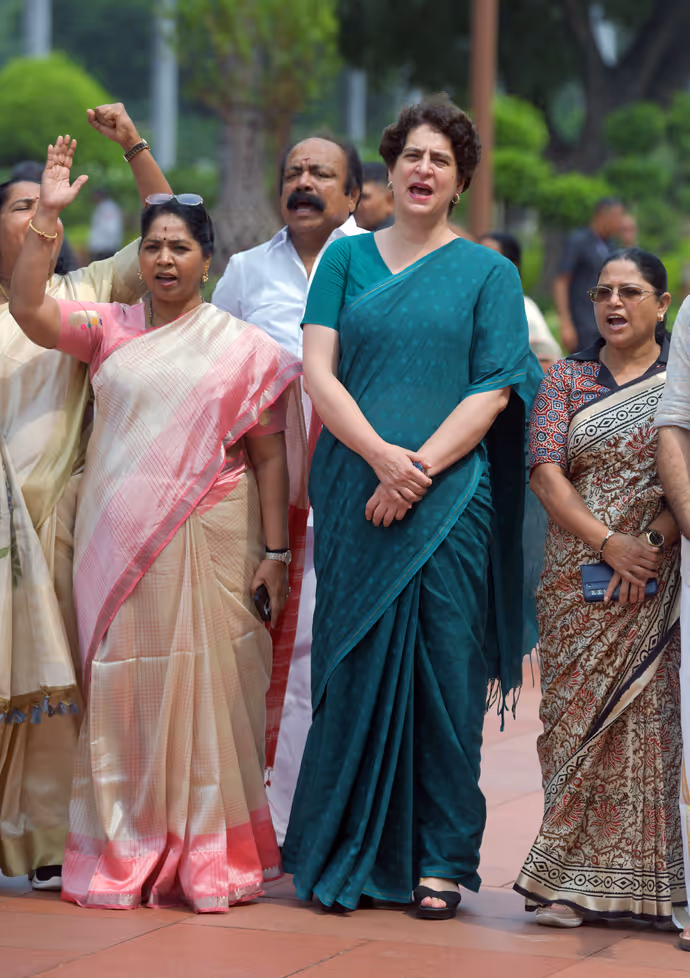 आंदोलन की भेंट चढ़ा सावन का दूसरा सोमवार, रांची से जयपुर तक 10 PHOTO में देखें कहां-क्यों हुआ प्रोटेस्ट