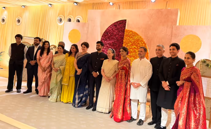 10 PHOTO: सुले की बेटी के रिसेप्शन में मोदी-पवार साथ, कुछ घंटे पहले हुई खास मुलाकात, क्या है सियासी संकेत?