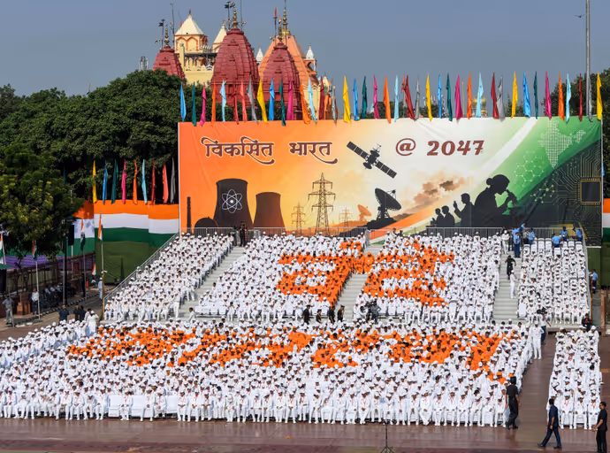आजादी के जश्न से पहले फुल-ड्रेस रिहर्सल, 10 PHOTO में दिल्ली के लाल किले का भव्य नजारा