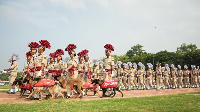 Independence Day Rehearsal: देशभर से आई रिहर्सल की 25 तस्वीर