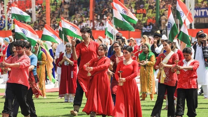 Independence Day Rehearsal: देशभर से आई रिहर्सल की 25 तस्वीर