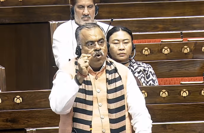 राज्यसभा में एक्शन मूमेंटः तैश में आ गए संजय सिंह-खडगे, NDA नेताओं ने भी जमकर की गर्जना