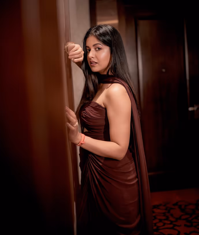 Drishyam 3 से पहले अजय देवगन की ऑनस्क्रीन बेटी की ये 6 तस्वीरें वायरल, लोग पूछ रहे यह सवाल