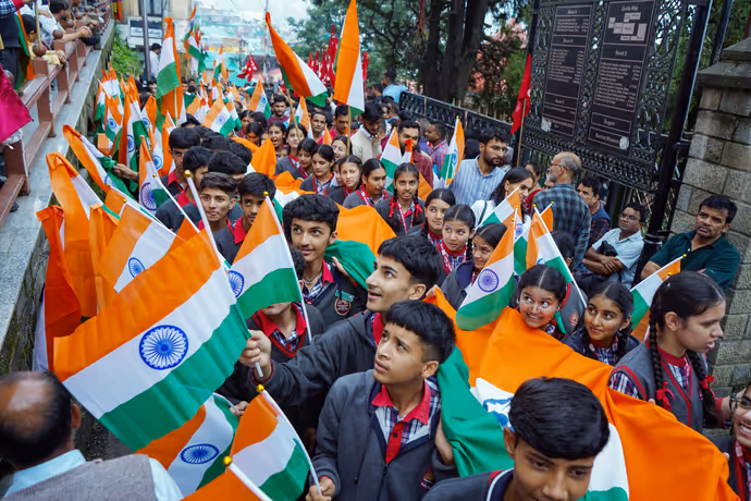 Independence Day 2026: कोलकाता से श्रीनगर तक तिरंगे के रंग में रंगा देश, 15 PHOTO में देखें देशभक्ति का जश्न
