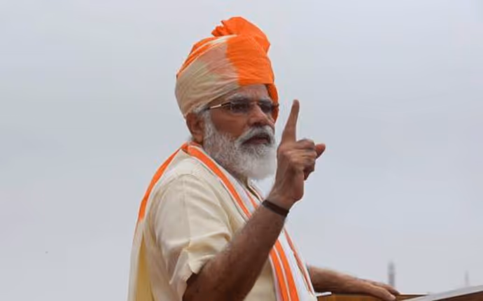 15 August PM Modi Look: कभी बंधनी तो कभी तिरंगा, हर साल की पगड़ियों में दिखा देसी अंदाज