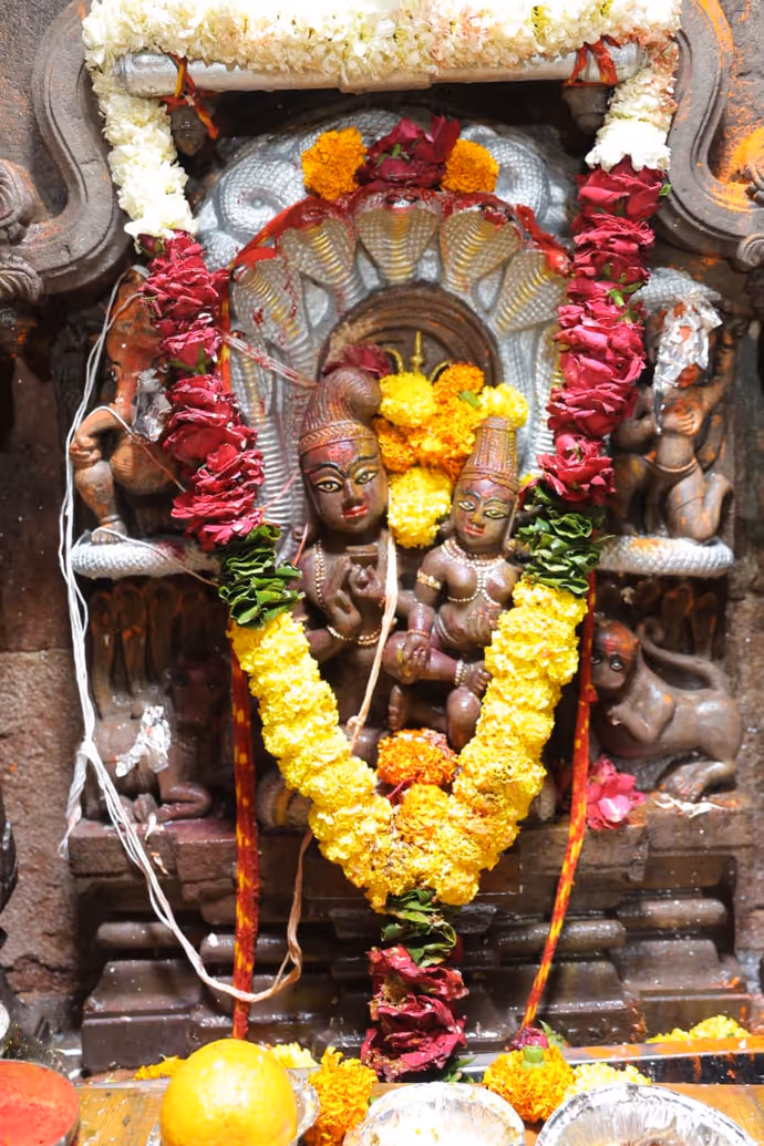 Nagchandreshwar Temple: सिर्फ नागपंचमी पर खुलता है उज्जैन का नागचंद्रेश्वर मंदिर, 10 तस्वीरों में करें दर्शन