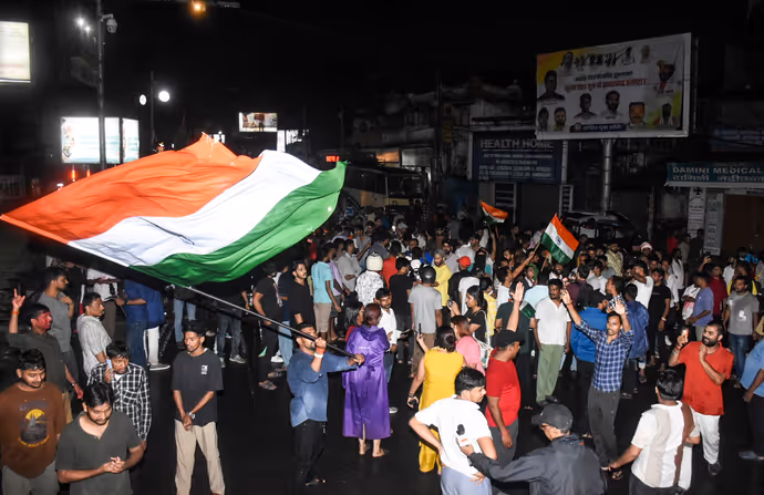 Jharkhand JPSC Protest: देवेंद्र महतो की भूख हड़ताल खत्मः 10 फोटो में देखें छात्रों ने कैसे मनाया जीत का जश्न