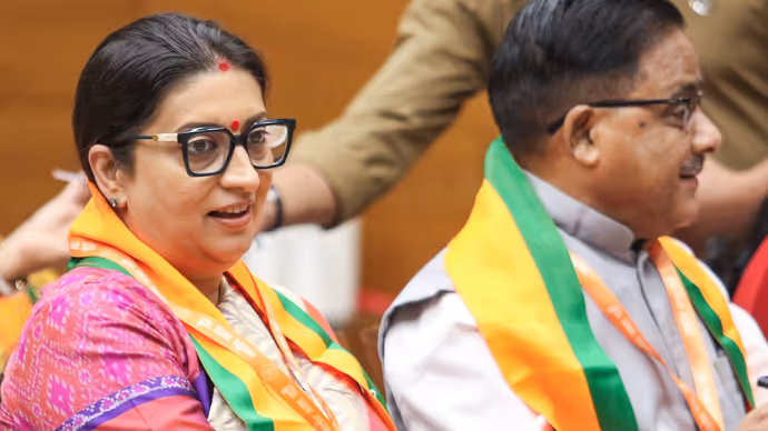 नितिन नबीन की नई टीम का पहला लुक आया सामने, 7 फोटोज में देखिए स्मृति से वसुंधरा का अंदाज