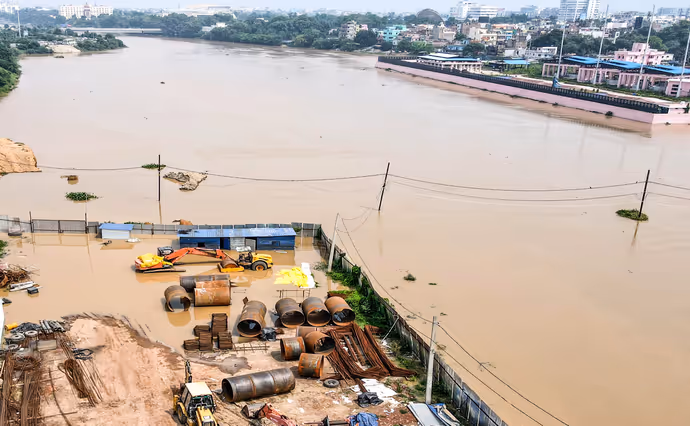 UP-Bihar Flood: गंगा-यमुना का रौद्र रूप, प्रयागराज से पटना तक 10 तस्वीरों में बाढ़ का खौफनाक मंजर