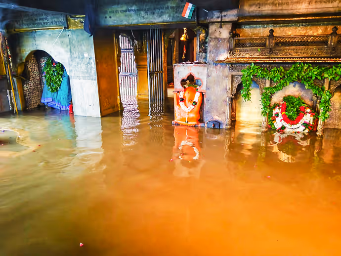 UP-Bihar Flood: गंगा-यमुना का रौद्र रूप, प्रयागराज से पटना तक 10 तस्वीरों में बाढ़ का खौफनाक मंजर