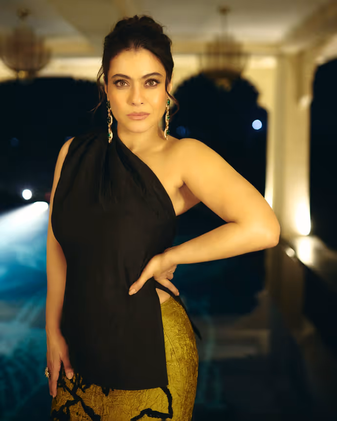 काजोल वन-शोल्डर ड्रेस में दिखीं स्टनिंग, 6 Photos में देखें अजय देवगन की बीवी की अदाएं