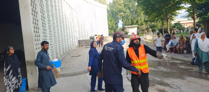 Pakistan Hospital Fire: PIMS में AC ब्लास्ट से तबाही, 15 नवजातों की मौत, 9 Photos में खौफनाक मंजर