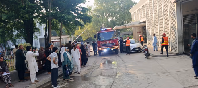 Pakistan Hospital Fire: PIMS में AC ब्लास्ट से तबाही, 15 नवजातों की मौत, 9 Photos में खौफनाक मंजर