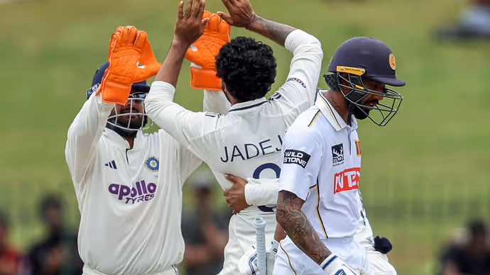 IND vs SL 2nd Test Day 4: सिराज के विकेट पर झूम उठी Team India, देखें 10 शानदार PHOTOS