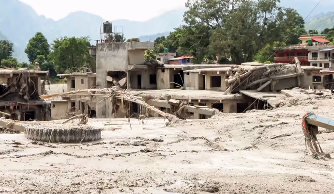 Nepal: भोटेकोशी नदी का कहर, 12 PHOTO में कैसे कीचड़-मलबे में दिख रहे तबाही के निशां