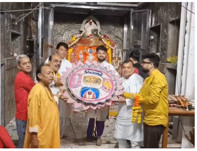 महाकाल से रामलला तक भक्तों ने भगवान को बांधी राखी 5 तस्वीरों में देखिए अनूठा रक्षाबंधन
