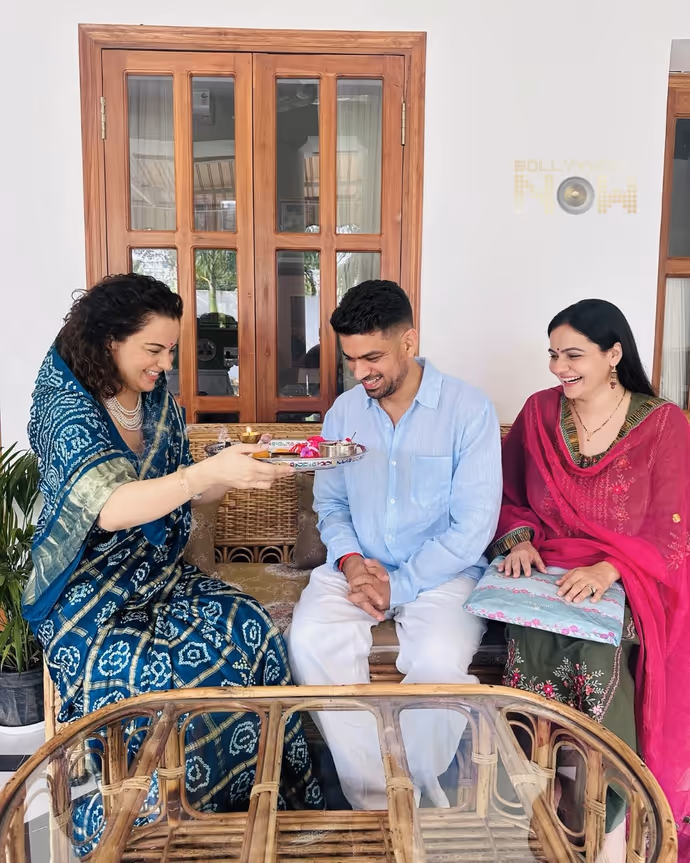 16 Photos:सारा अली खान से लेकर श्वेता तिवारी तक, 9 सेलेब्स के घर राखी के रंग