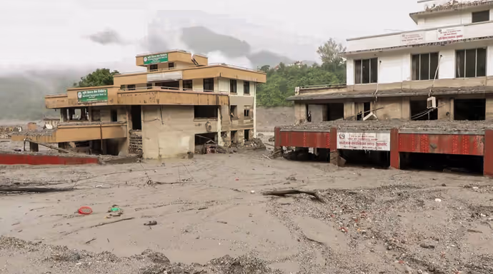 Nepal Flood Photos: नेपाल में बाढ़ का कहर! त्रिशूली में कीचड़ से घिरे घर, सामने आईं तबाही की 15 तस्वीरें
