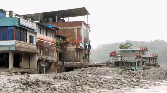 Nepal Flood Photos: नेपाल में बाढ़ का कहर! त्रिशूली में कीचड़ से घिरे घर, सामने आईं तबाही की 15 तस्वीरें