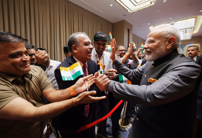 ताशकंद में मोदी-मोदी के नारों की गूंज, देखिए PM के उज्बेकिस्तान दौरे की 10 खास तस्वीरें