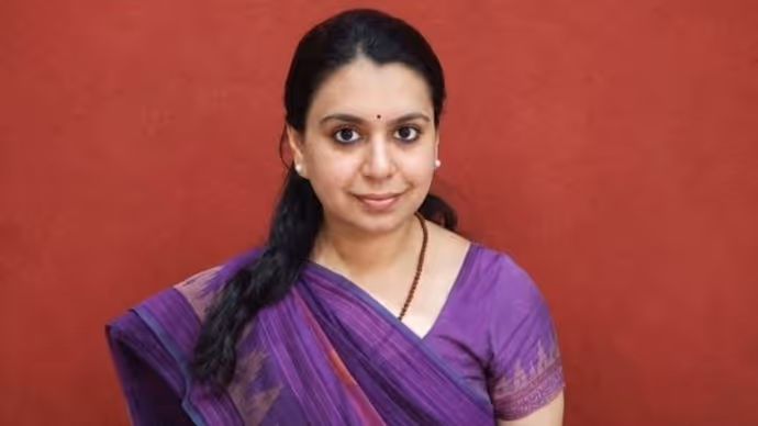 IAS से इस्तीफा देने वाली दिव्या मित्तल ने किया सबसे बड़ा खुलासा, टेंशन में कई नेता..बोलीं-डरूंगी नहीं