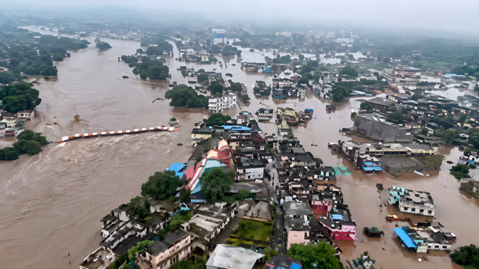 नेपाल के बाद चित्रकूट में बांध फूटा: 10 तस्वीरों में देखिए जलप्रलय से मची तबाही