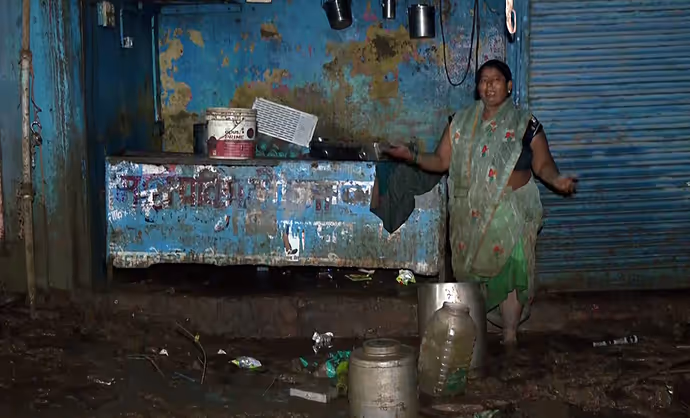चित्रकूट में मंदाकिनी का रौद्र रूप: मंदिर-घाट डूबे, 8 PHOTO में देखें बाढ़ से मचा हाहाकार