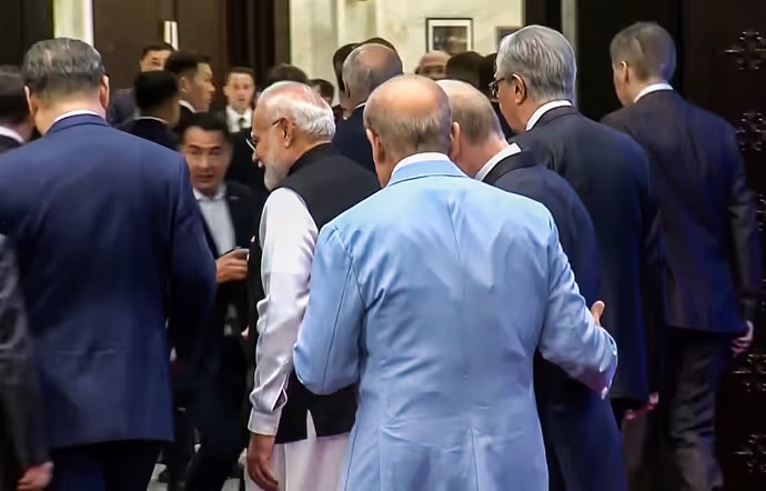 SCO Summit में शहबाज शरीफ पड़े अकेले! मोदी से नहीं हुई मुलाकात, 8 तस्वीरों ने खोला राज