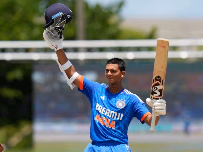 Youngest T20I Centurions: कम उम्र में शतक लगाने वाले दुनिया के 10 विस्फोटक बल्लेबाज