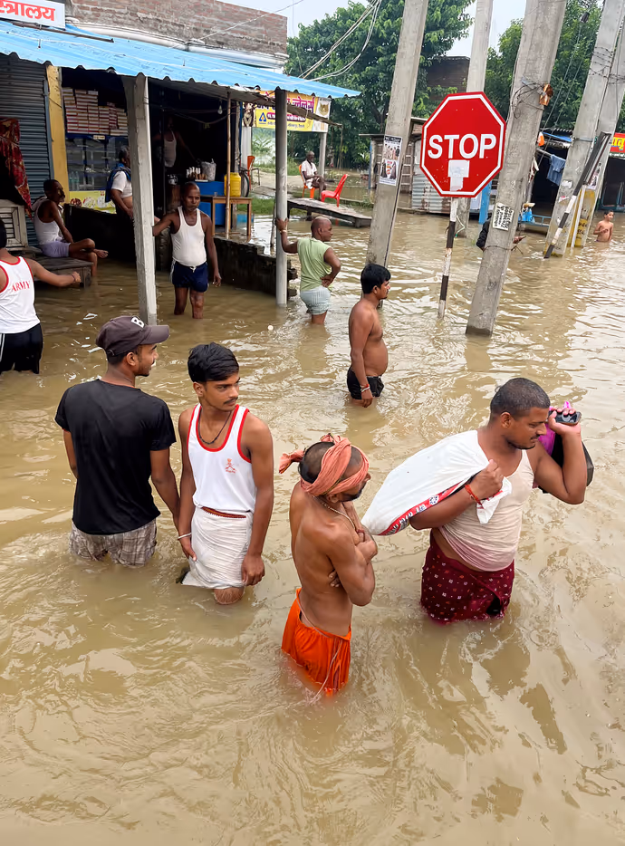 Bihar Flood: पटना हुआ पानी पानी...7 तस्वीरों में देखिए गंगा के तांडव से तबाही