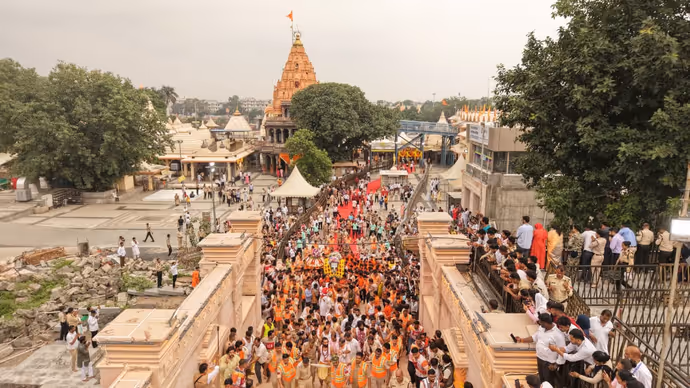 Ujjain Mahakal Sawari: भादों के दूसरे सोमवार निकली बाबा महाकाल की राजसी सवारी, 13 PHOTO में दिव्य दर्शन