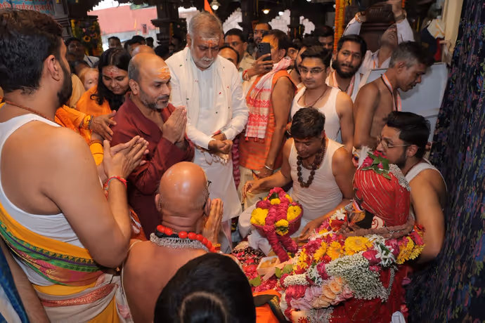 Ujjain Mahakal Sawari: भादों के दूसरे सोमवार निकली बाबा महाकाल की राजसी सवारी, 13 PHOTO में दिव्य दर्शन