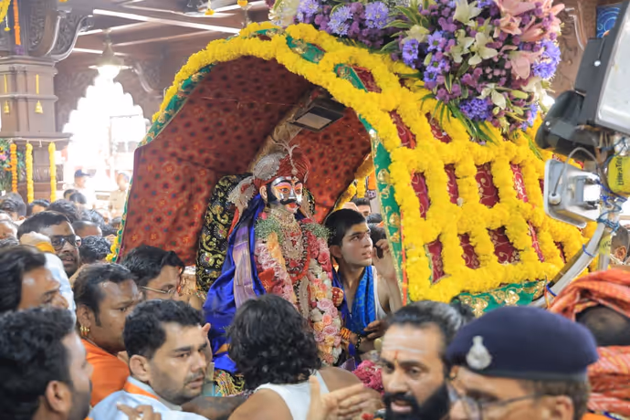 Ujjain Mahakal Sawari: भादों के दूसरे सोमवार निकली बाबा महाकाल की राजसी सवारी, 13 PHOTO में दिव्य दर्शन