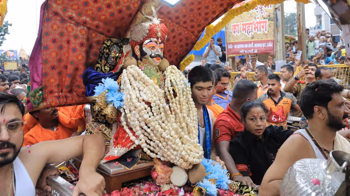 Ujjain Mahakal Sawari: भादों के दूसरे सोमवार निकली बाबा महाकाल की राजसी सवारी, 13 PHOTO में दिव्य दर्शन