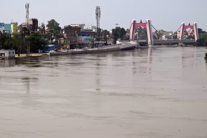 Bihar Flood: गंगा-पुनपुन का जलस्तर बढ़ा, 10 PHOTOS में भागलपुर से पटना तक बस पानी ही पानी