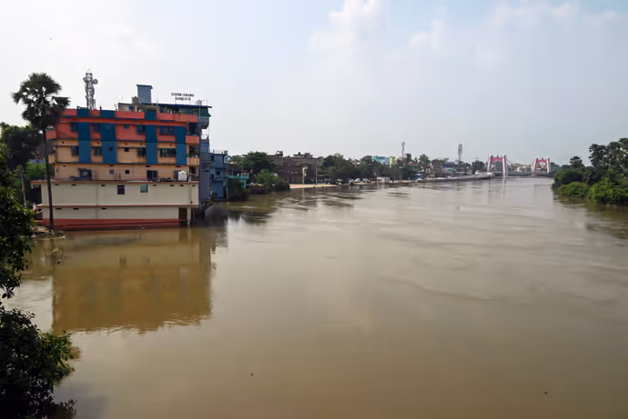 Bihar Flood: गंगा-पुनपुन का जलस्तर बढ़ा, 10 PHOTOS में भागलपुर से पटना तक बस पानी ही पानी