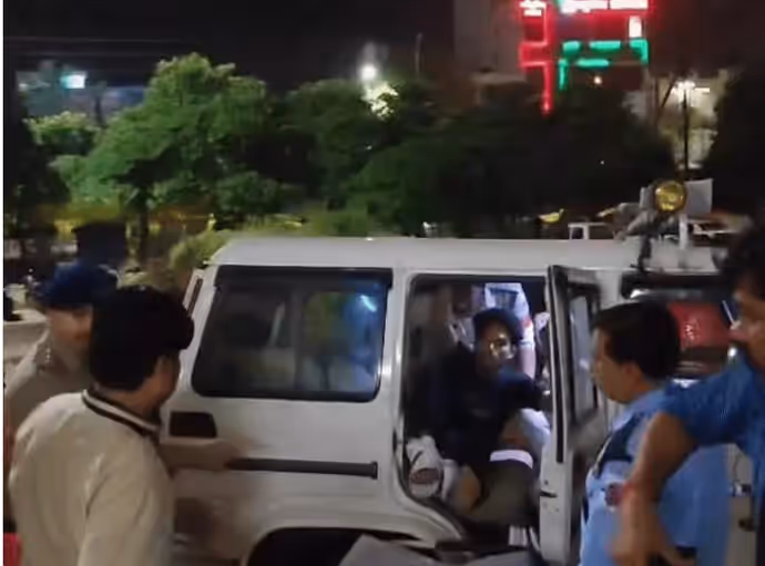 सागर शराब कांड : 21 साल का लड़का है मुख्य आरोपी, पुलिस ने किया 'एनकाउंटर', देखिए 5 तस्वीरें