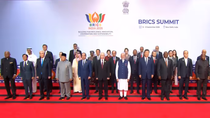 BRICS Summit 2026: दूसरे दिन कैमरे में कैद हुए 10 यादगार पल, एक फ्रेम में दिखे दुनिया के दिग्गज नेता