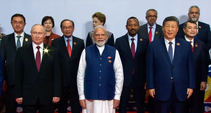 BRICS Summit 2026: दूसरे दिन कैमरे में कैद हुए 10 यादगार पल, एक फ्रेम में दिखे दुनिया के दिग्गज नेता