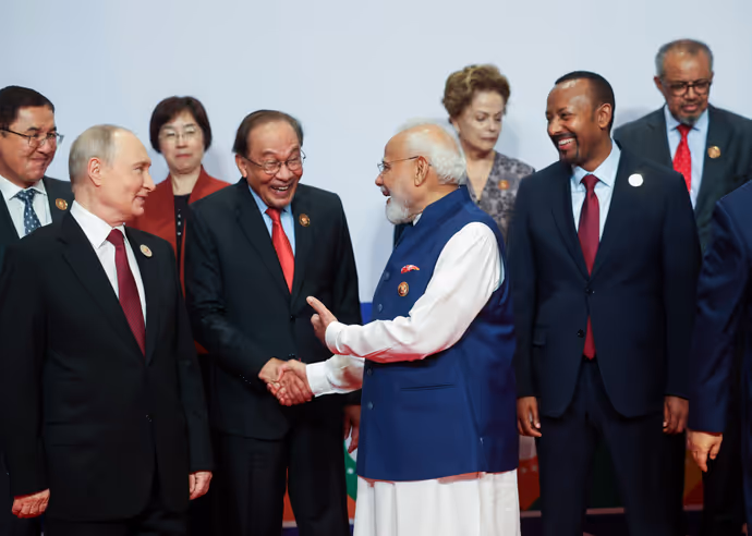 BRICS Summit 2026: दूसरे दिन कैमरे में कैद हुए 10 यादगार पल, एक फ्रेम में दिखे दुनिया के दिग्गज नेता