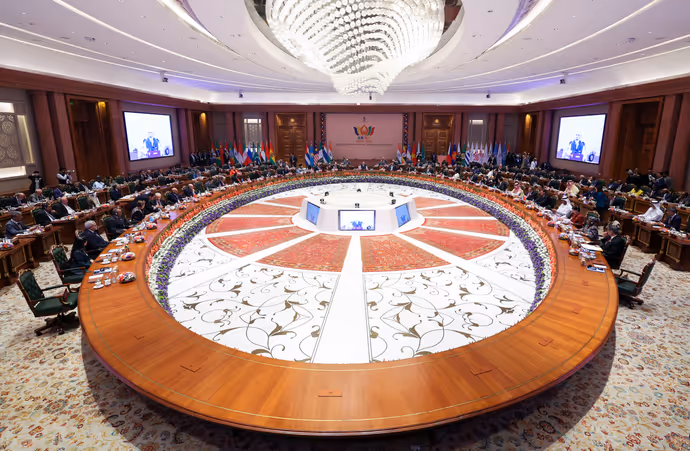BRICS Summit 2026: दूसरे दिन कैमरे में कैद हुए 10 यादगार पल, एक फ्रेम में दिखे दुनिया के दिग्गज नेता