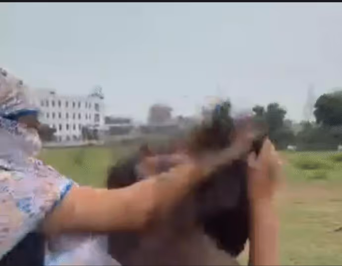 Satna Crime: रिलेशनशिप से इनकार पर छात्रा की पिटाई के 7 PHOTO, VIDEO वायरल, 38 दिन बाद जागी पुलिस