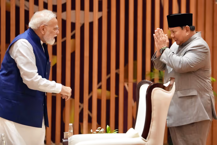 BRICS Summit Photos: पुतिन संग ठहाके, पेजेश्कियन को लगाया गले; भारत मंडपम की 10 खास तस्वीरें