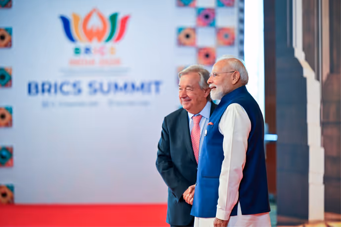 BRICS Summit Photos: पुतिन संग ठहाके, पेजेश्कियन को लगाया गले; भारत मंडपम की 10 खास तस्वीरें