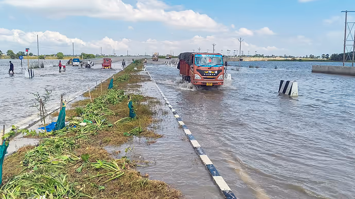Bihar Flood: भागलपुर में गंगा का रौद्र रूप, 10 PHOTO में घर-दुकान से पार्क-मंदिर तक सब पानी में डूबे