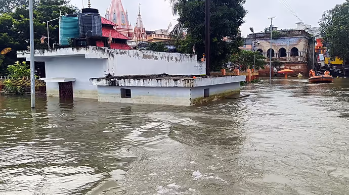 Bihar Flood: भागलपुर में गंगा का रौद्र रूप, 10 PHOTO में घर-दुकान से पार्क-मंदिर तक सब पानी में डूबे